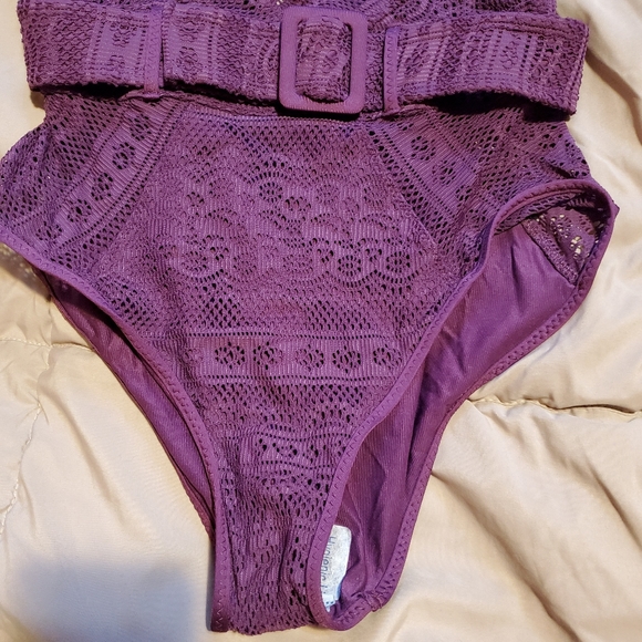 🔥BECCA Color Play Crochet Belted Swimsuit - Picture 9 of 10